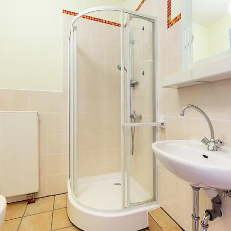 In With Garden Altentreptow