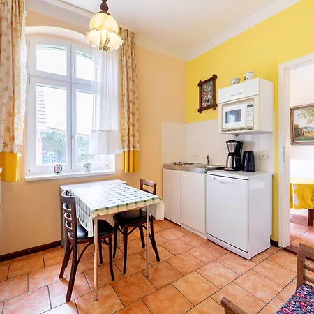 In With Garden * Altentreptow